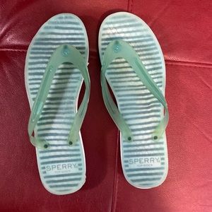 Sperry flip flops